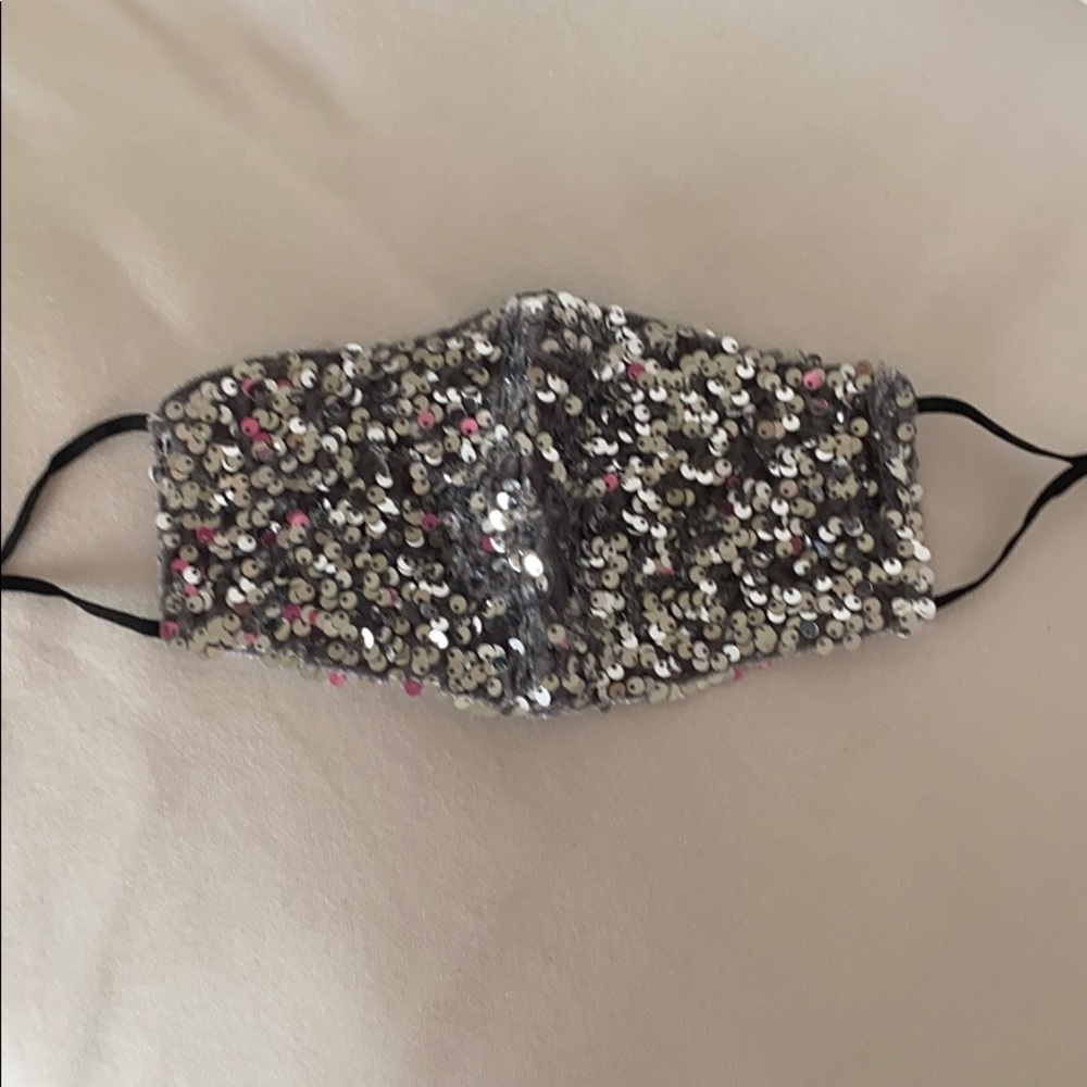 Sequin Silver mask adjustable with filter pocket
